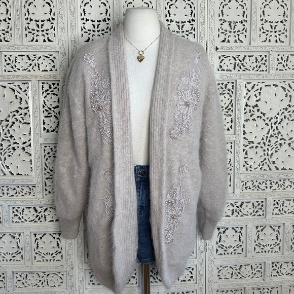 Vintage Angora Wool Blend Neutral Cream Pearl Beaded Fuzzy Oversized Cardigan - Picture 1 of 7